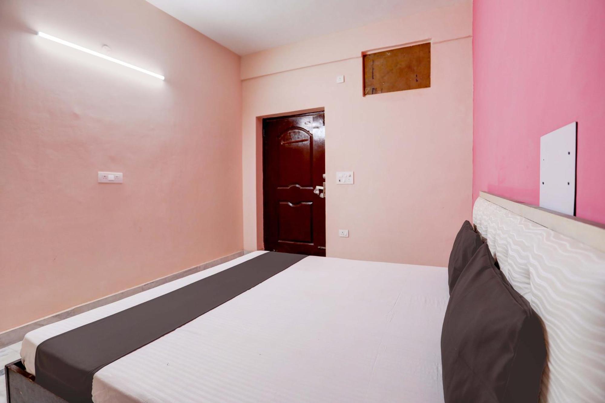 Hotel O Tilak Hotel 24 Sector 27 Near By Vinayak Hospital Gali No-6 Noida Exterior foto